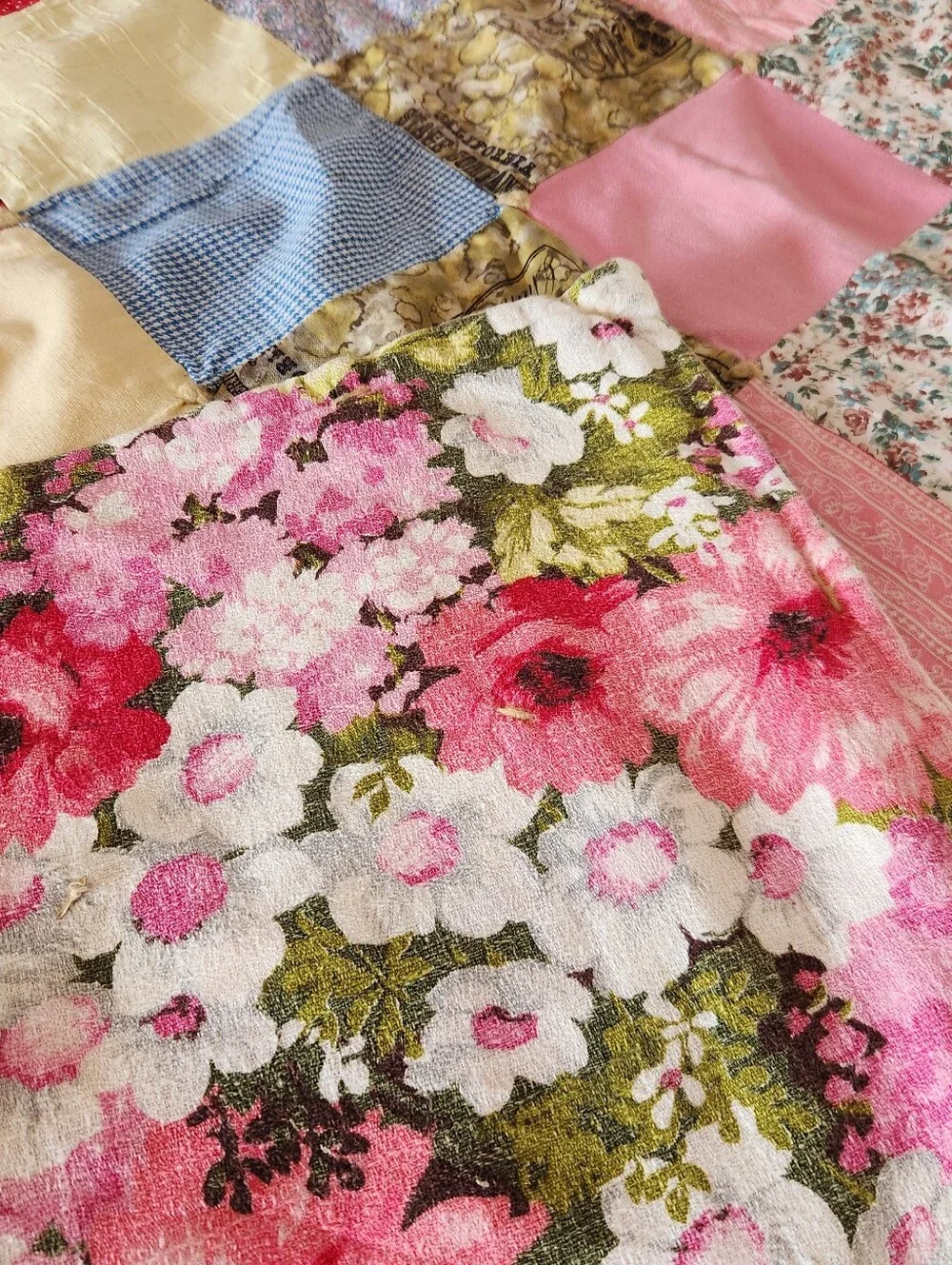 HANDMADE Patchwork Quilt Tied 80 x 65 Floral Vintage Multicolor Cottage Cabin
